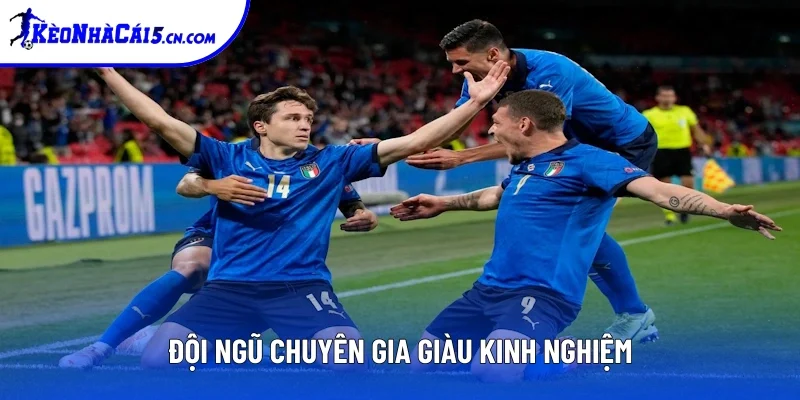 Đội ngũ chuyên gia sở hữu chuyên môn sâu Đội ngũ chuyên gia sở hữu chuyên môn sâu